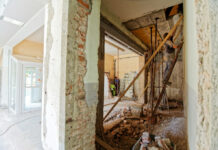 Wynajem kontenerów we Wrocławiu – jak sprawnie pozbyć się odpadów po remoncie? Wynajem kontenerów we Wrocławiu – jak sprawnie pozbyć się odpadów po remoncie?